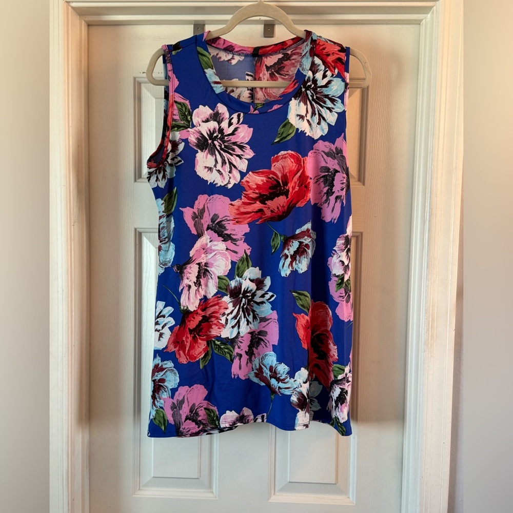 EUC Piphany Floral Sleeveless Top